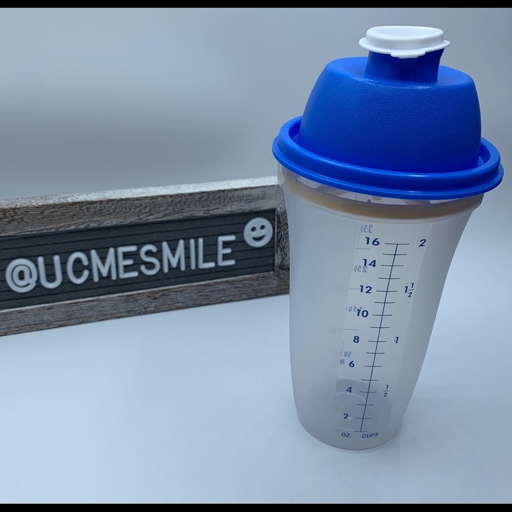 Tupperware Quick Shake - Blender / Mixer / Shaker